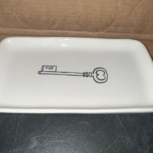 Rae Dunn 9” Key trinket Tray